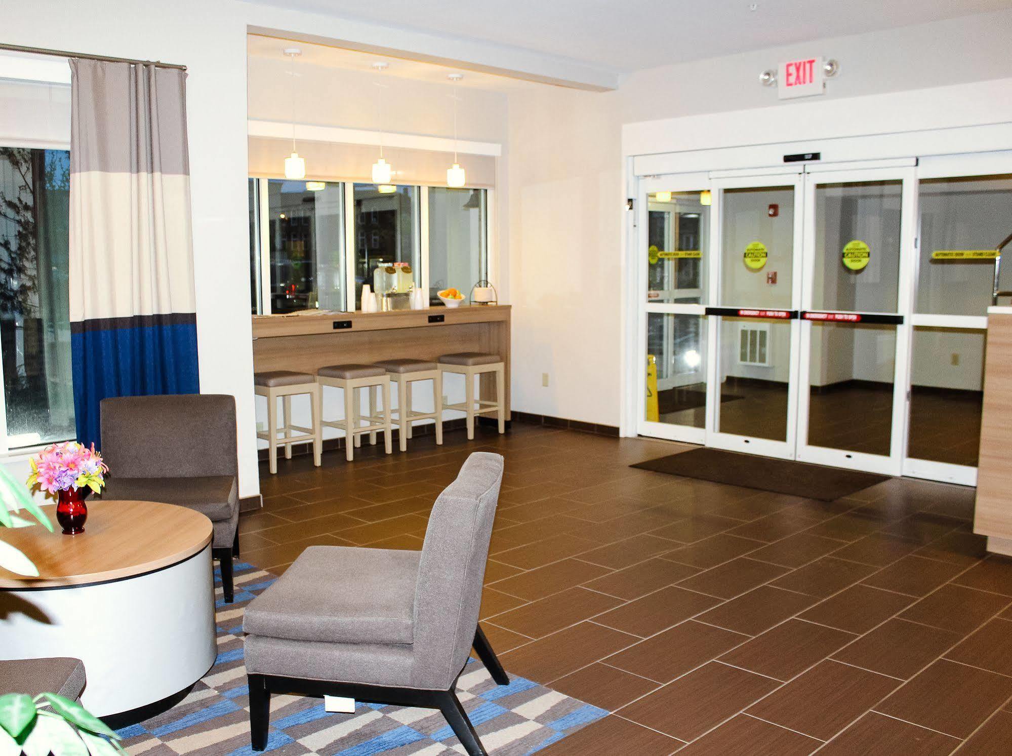 Microtel Inn & Suites By Wyndham - Penn Yan Bagian luar foto